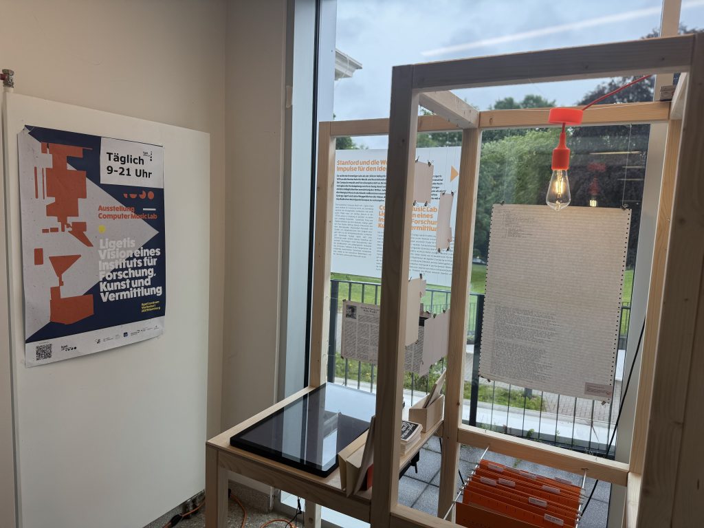 Ausstellung „Computer Music Lab - Ligetis Vision eines Instituts für Forschung, Kunst und Vermittlung“ täglich im Foyer der HfMT Hamburg zu sehen | Foto: Nadine Schwalb
