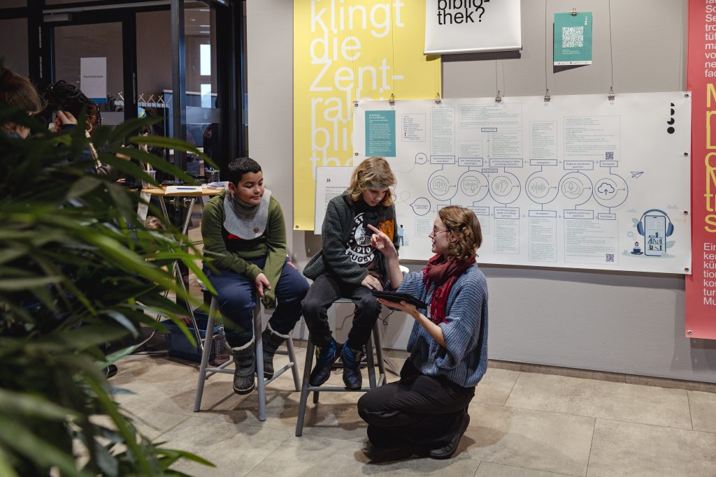 Wie kann ich anfangen? Und welche App bietet sich für die Erstellung der Klangkollage am besten an? Diese Fragen beantwortet ein Workshop, den Interessierte an vier verschiedenen Tagen im Juli und August besuchen können | Foto: Franziska Fiolka